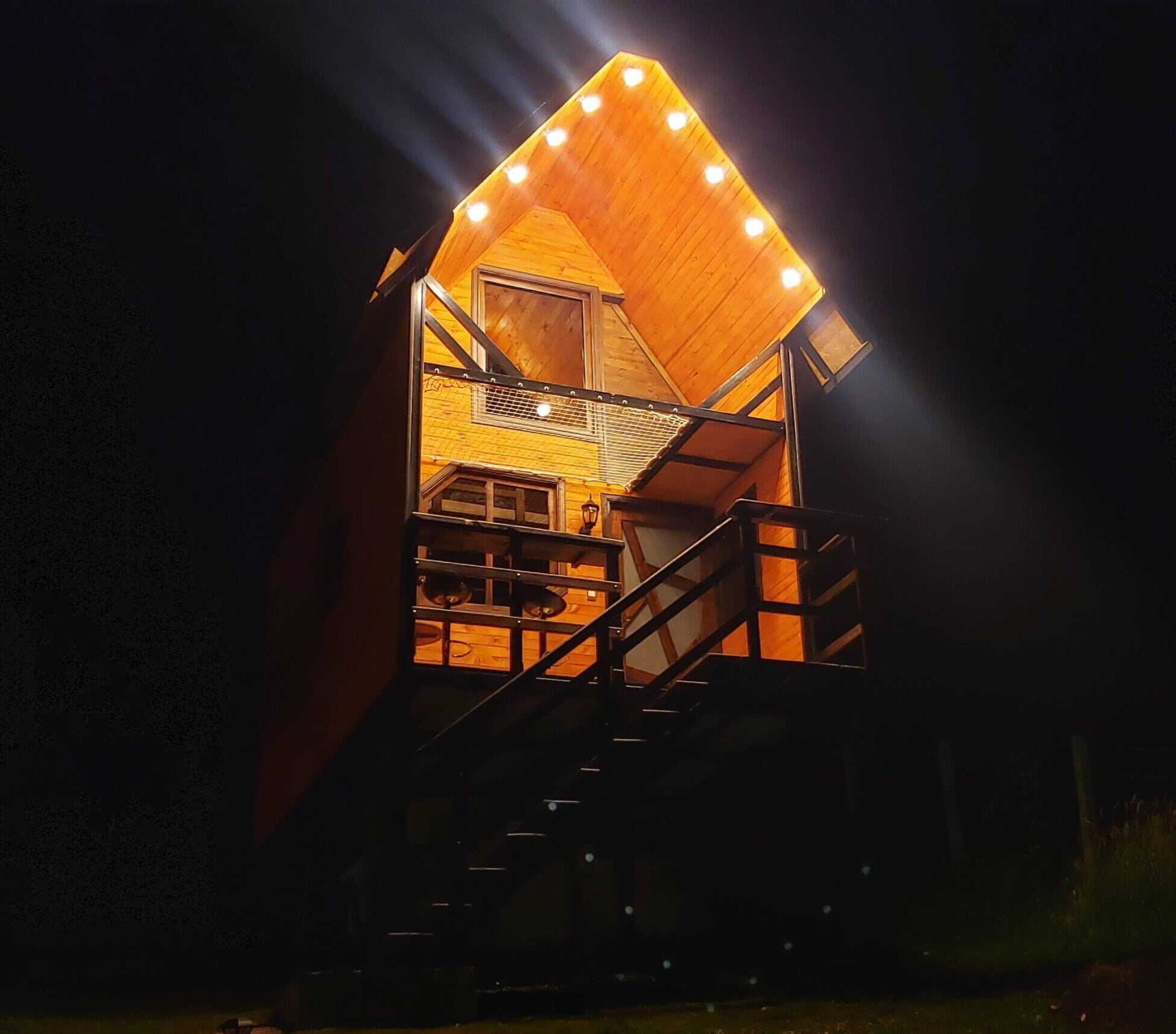Pumba Exterior Nocturno (1)